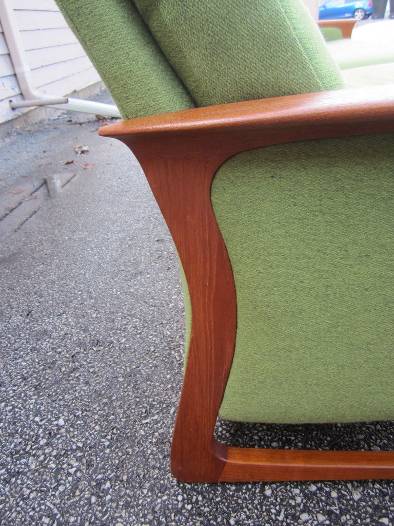 Danish Modern Greta Jalk Sculptural Teak Sofa Mid-century Gorgeous In Good Condition In Pemberton, NJ