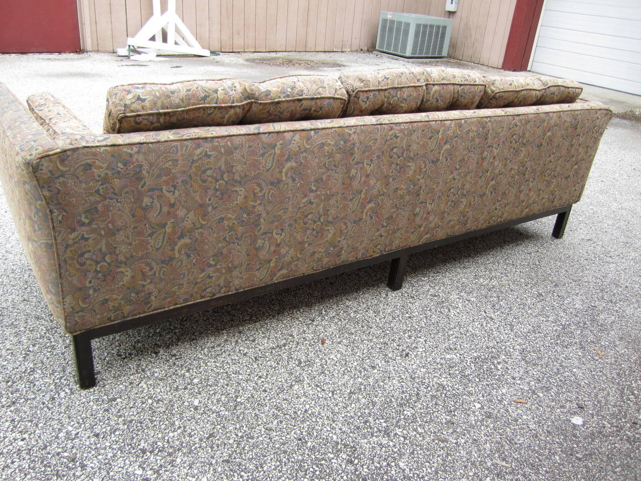 Stylish Harvey Probber style Sofa Mid-century Modern In Good Condition For Sale In Pemberton, NJ