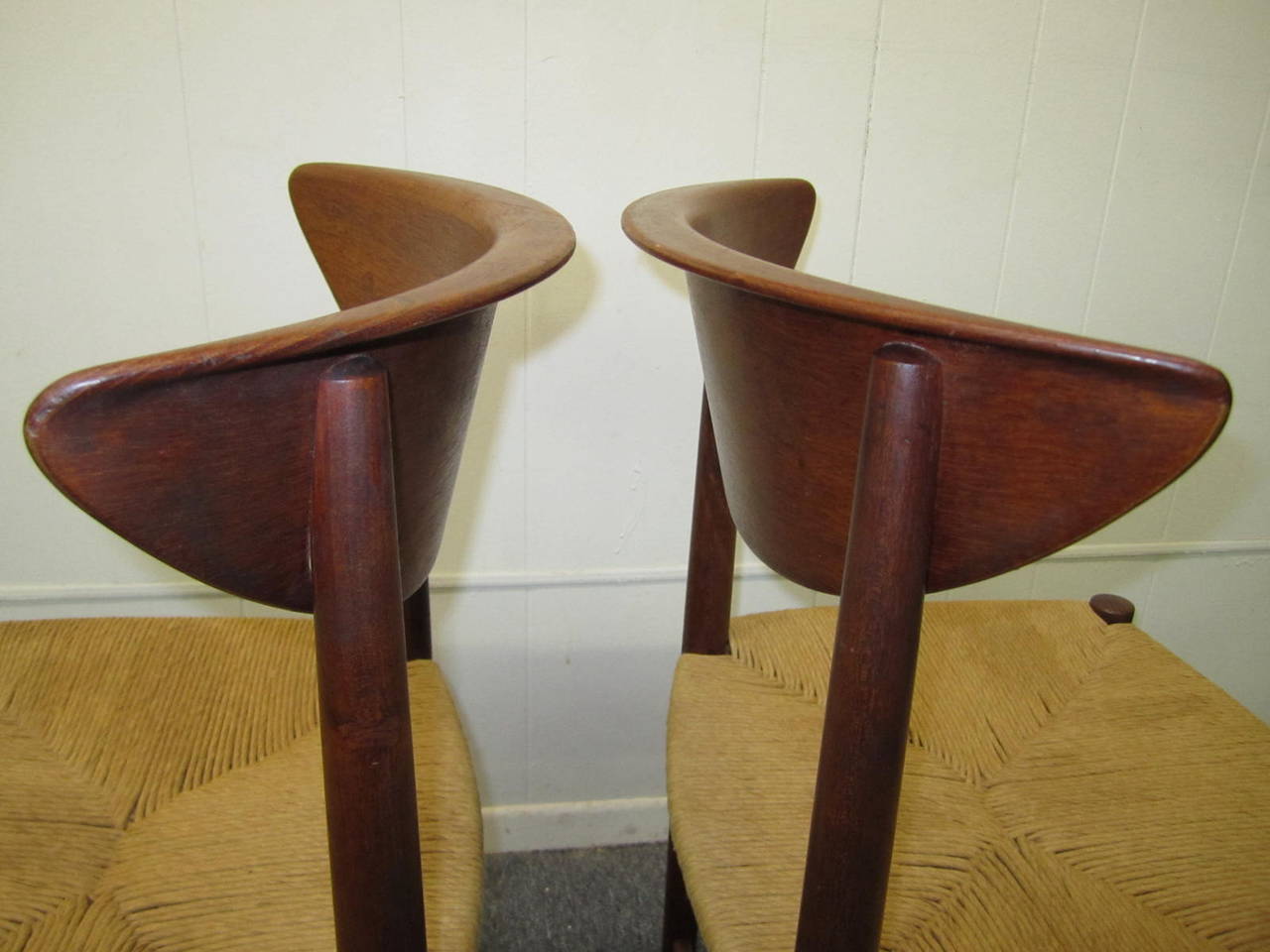 Scandinavian Modern Pair of Hvidt Molgaard Teak Dining Chairs Mid-century Danish Modern For Sale