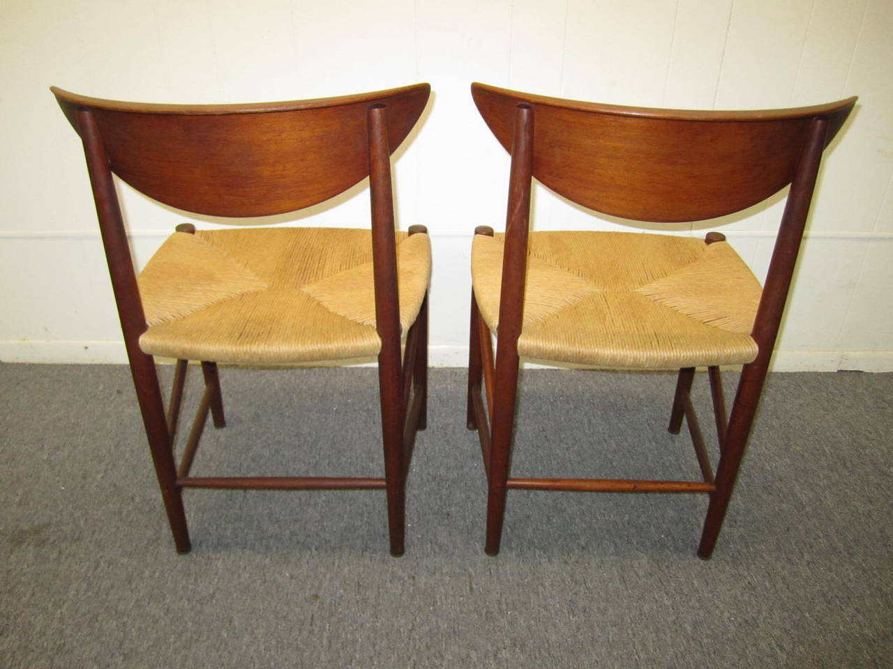 Pair of Hvidt Molgaard Teak Dining Chairs Mid-century Danish Modern In Good Condition For Sale In Pemberton, NJ