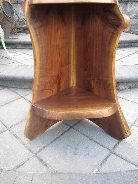 WONDERFUL MASTER CRAFTSMAN JEFFERY GREENE BLACK WALNUT FREE-EDGE CORNER SHELF.  MADE IN THE STYLE OF NAKASHIMA WITH THE NATURAL EDGE AND SAP WOOD EXPOSED.  LOVELY ORGANIC FORM IN PERFECT VINTAGE CONDITION.  JEFFERY GREENE IS A MODERN DAY MASTER