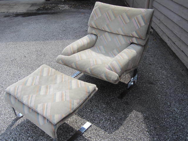 Late 20th Century Saporiti Italia Onda Lounge Chair With Ottoman Mid-century