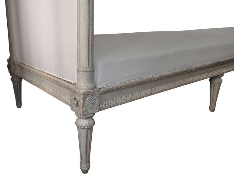 18th century Gustavian daybed from Sweden in pale bluish grey nuance.