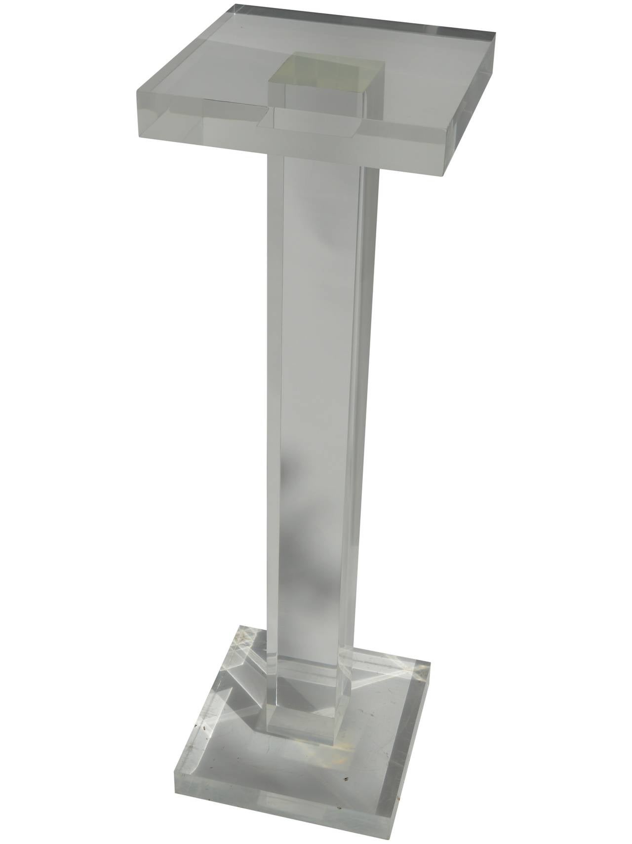 Grand Lucite Pedestal 2
