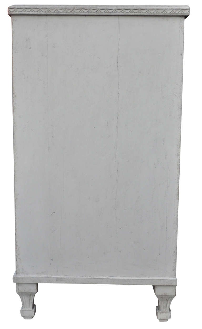 Swedish Pair Of Small 19th C. Gustavian-style Bedside Chest Of Drawers