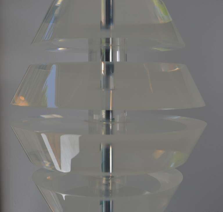 Mid-Century Modern Large Octagon-Shaped Lamp with Thick Trapezoid Rings of Lucite