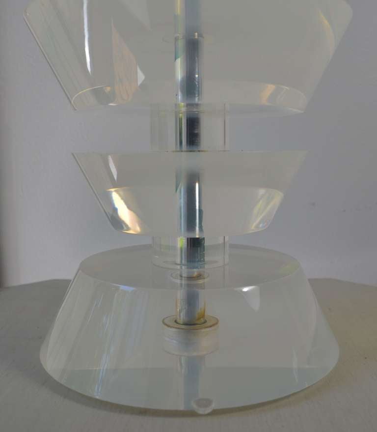 American Large Octagon-Shaped Lamp with Thick Trapezoid Rings of Lucite