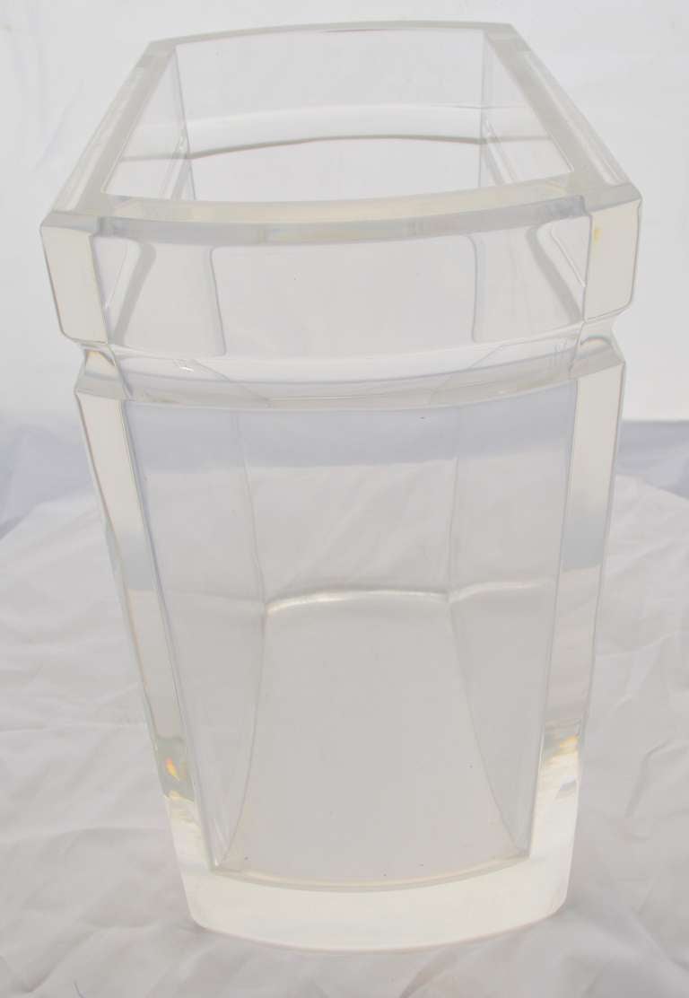 Lucite Paper Trash Can In Excellent Condition In Haddonfield, NJ