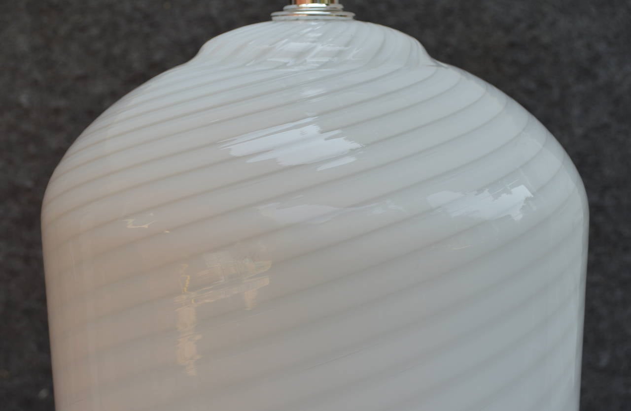 Murano Vetri Glass and Lucite Table Lamp In Good Condition In Haddonfield, NJ