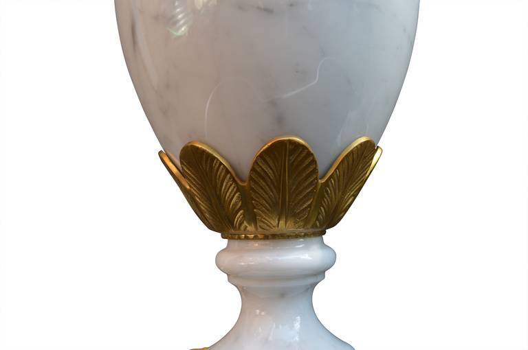 Pair Of Italian White Marble Table Lamps In Good Condition For Sale In Haddonfield, NJ