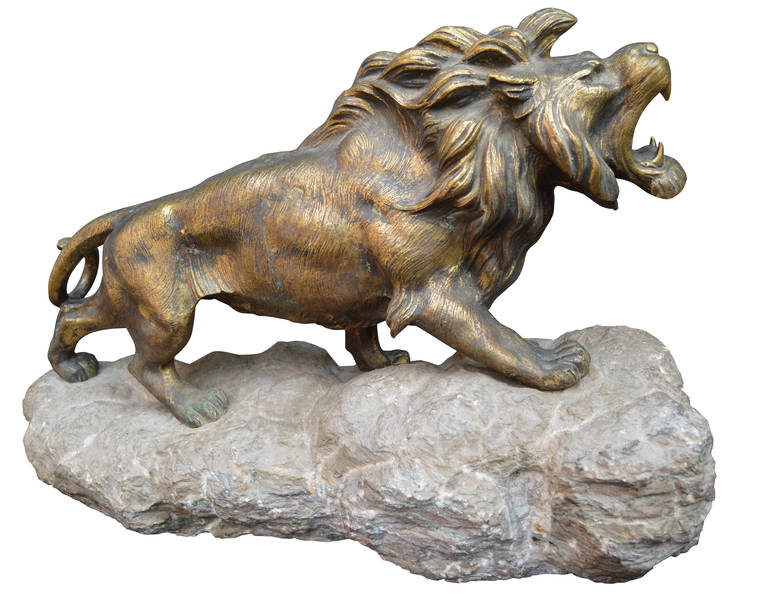 Large Roaring Bronze Lion Sculpture In Excellent Condition In Haddonfield, NJ