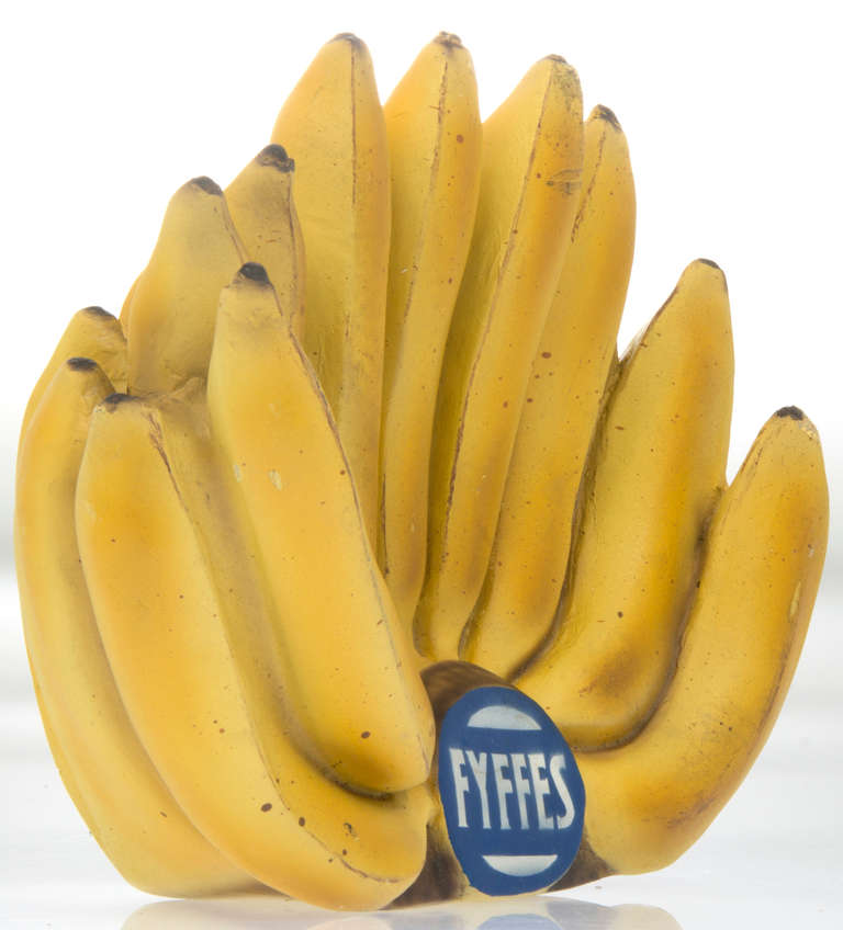 Hand of FYFFES Bananas Advertising Art In Excellent Condition In Chicago, IL