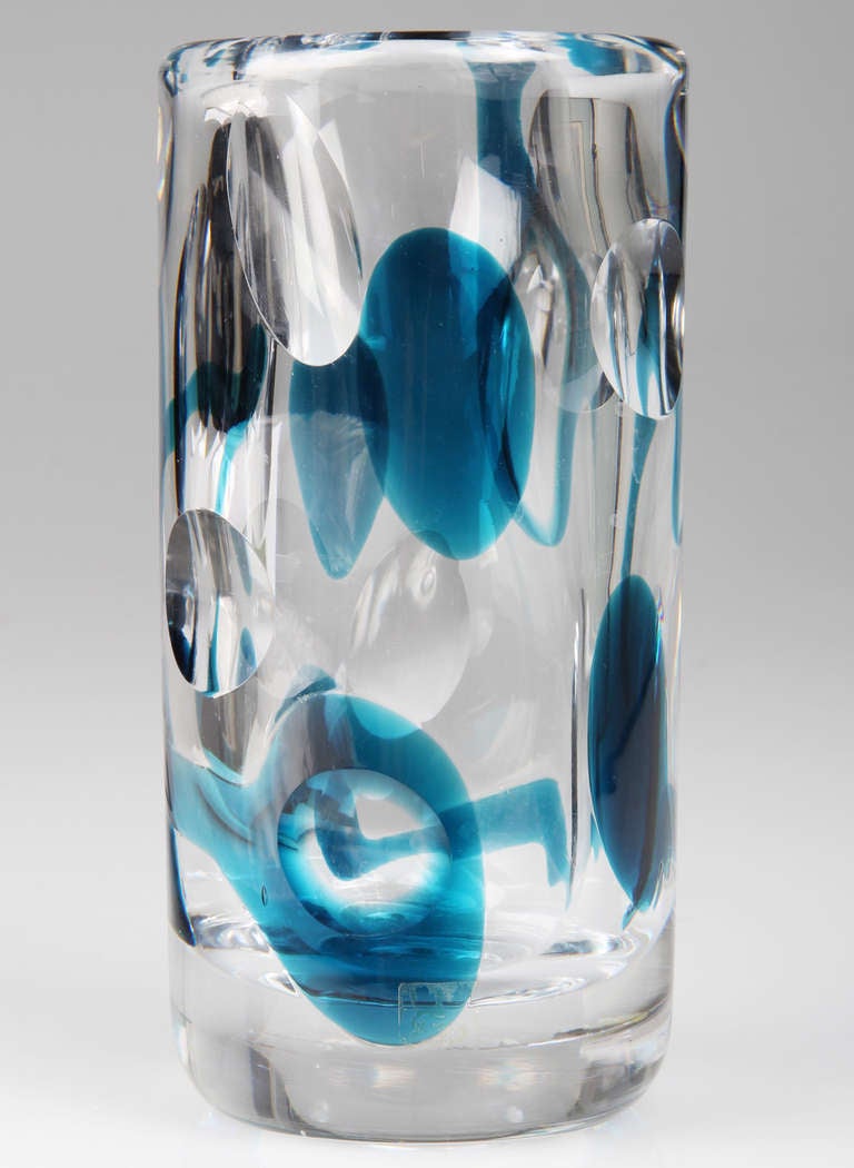 Optical Kosta Boda Vase by Vicke Lindstrand In Good Condition For Sale In Chicago, IL