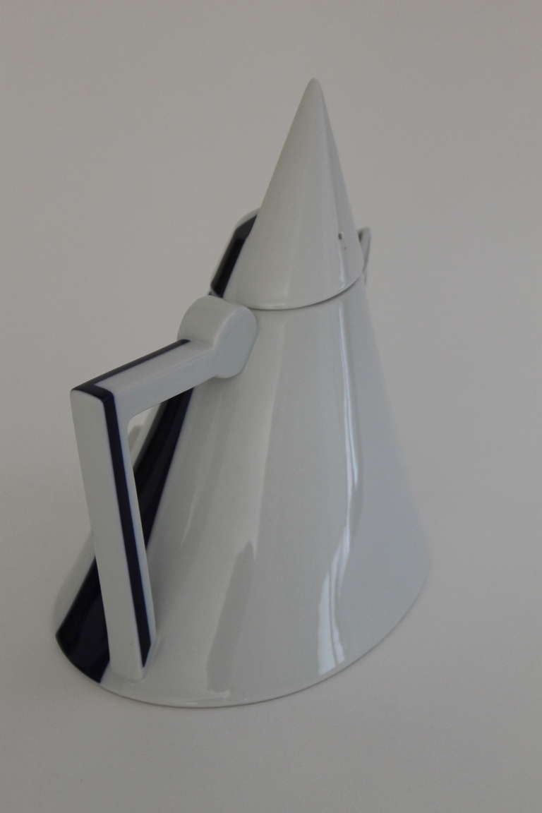 Porcelain Memphis Era Teapot by Kato Kogeii for Studio 99 Delta Japan