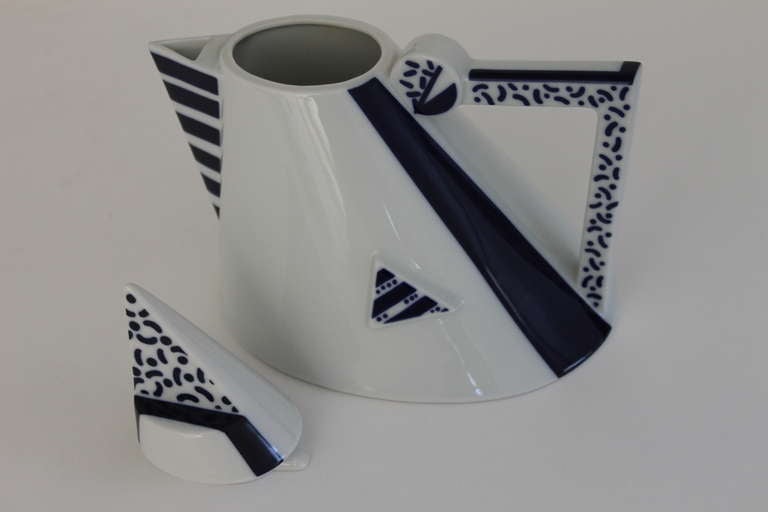 Memphis Era Teapot by Kato Kogeii for Studio 99 Delta Japan In Excellent Condition In Milton, PA