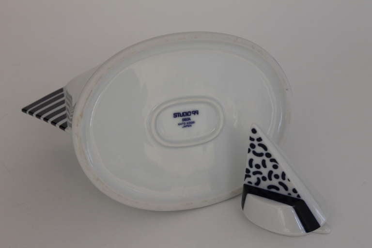 Memphis Era Teapot by Kato Kogeii for Studio 99 Delta Japan 2