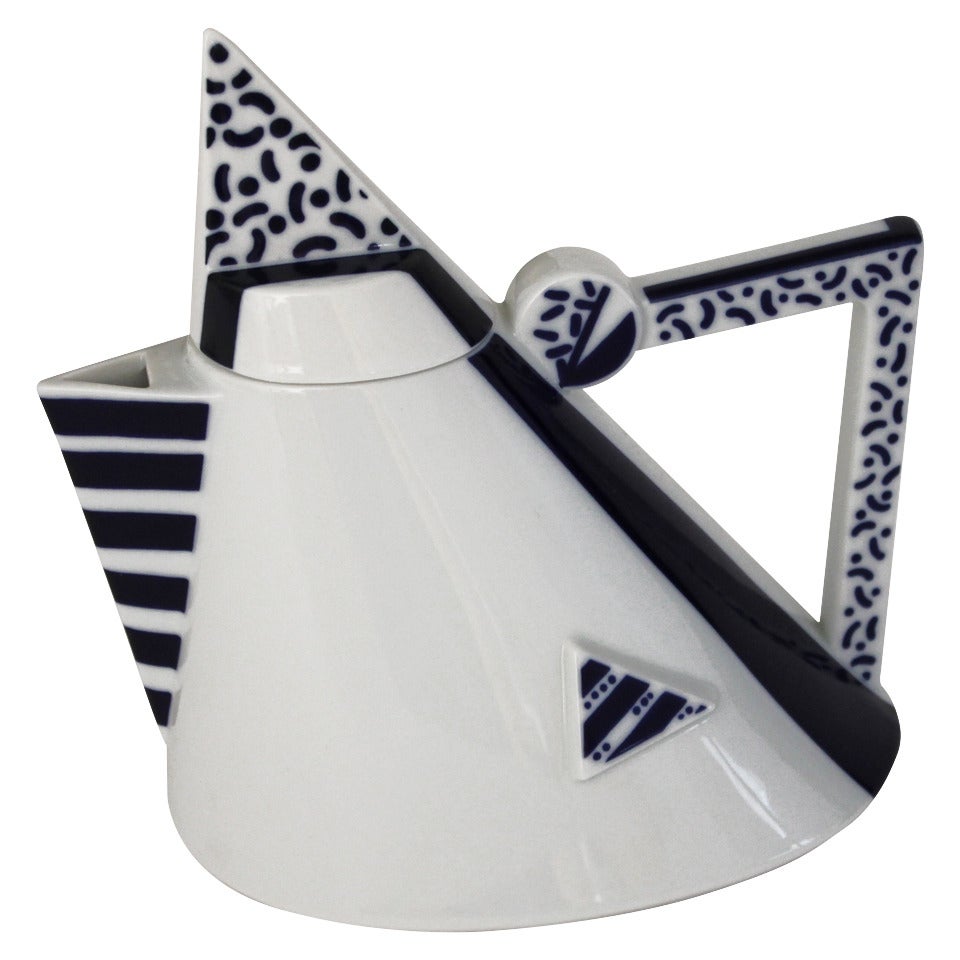 Memphis Era Teapot by Kato Kogeii for Studio 99 Delta Japan