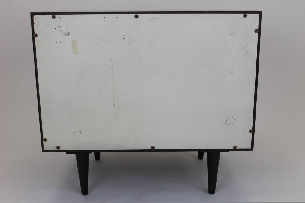 Mid-20th Century Harvey Probber small side table with drawer