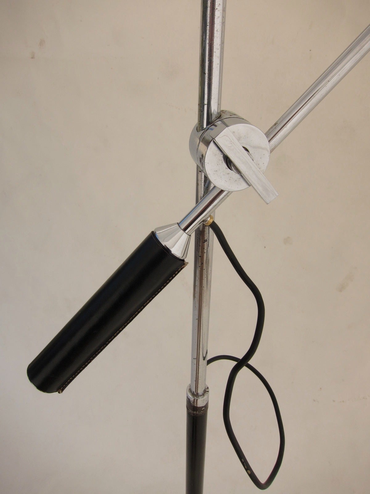 Arredoluce One-Arm Floor Lamp In Good Condition For Sale In Palos Verdes Estates, CA