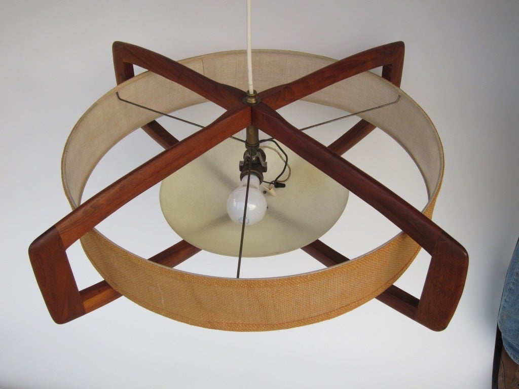Saucer Style Hanging Lamp