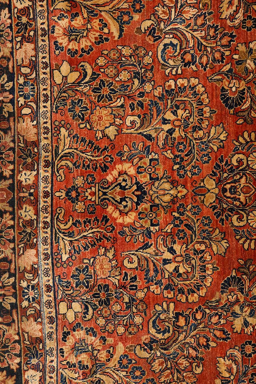 20th Century Persian Sarouk Carpet with Pure Wool Pile and Natural Vegetable Dyes, circa 1910