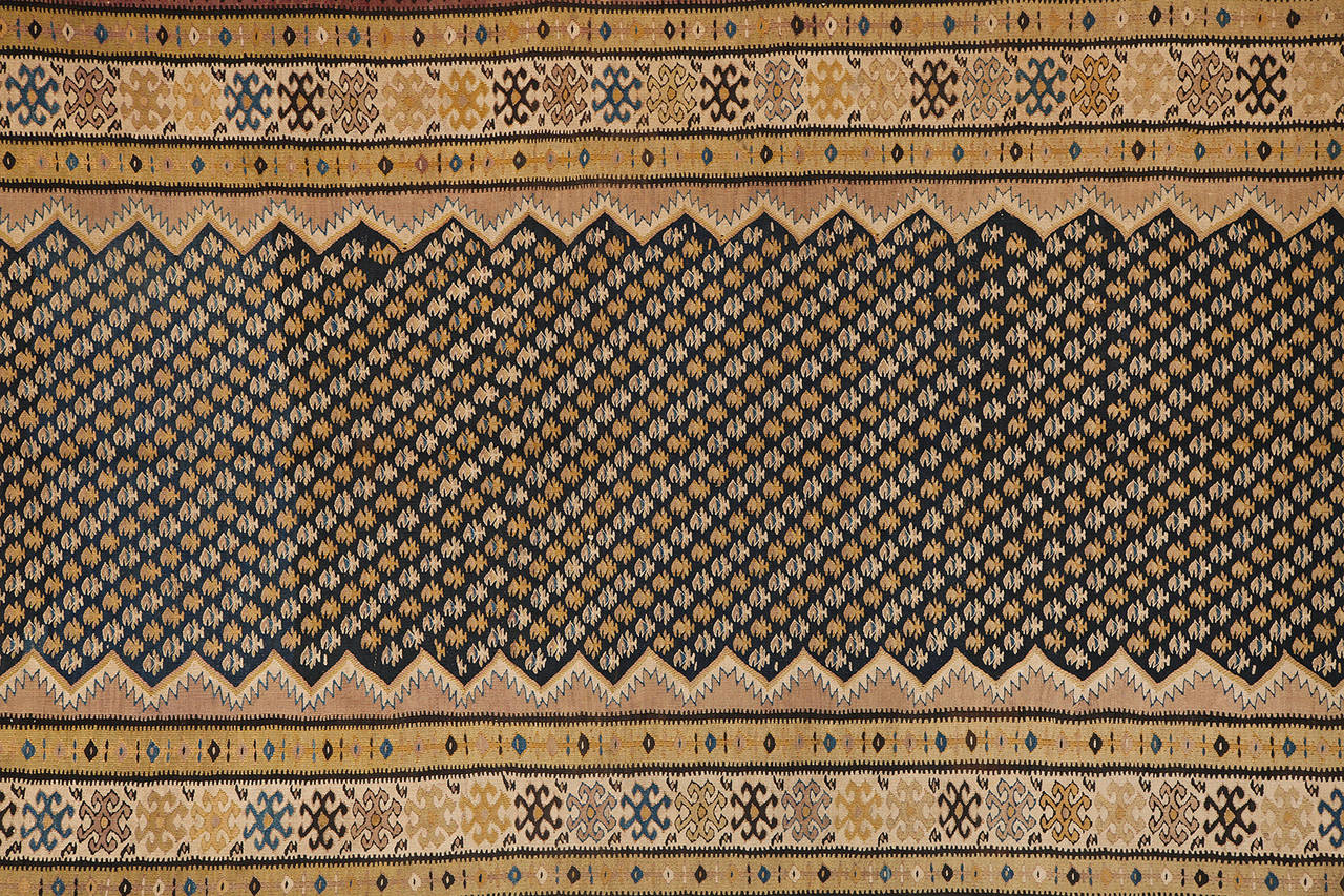 Hand-Woven Persian Bidjar Kilim, in Pure Wool and Natural Vegetable Dyes, circa 1890