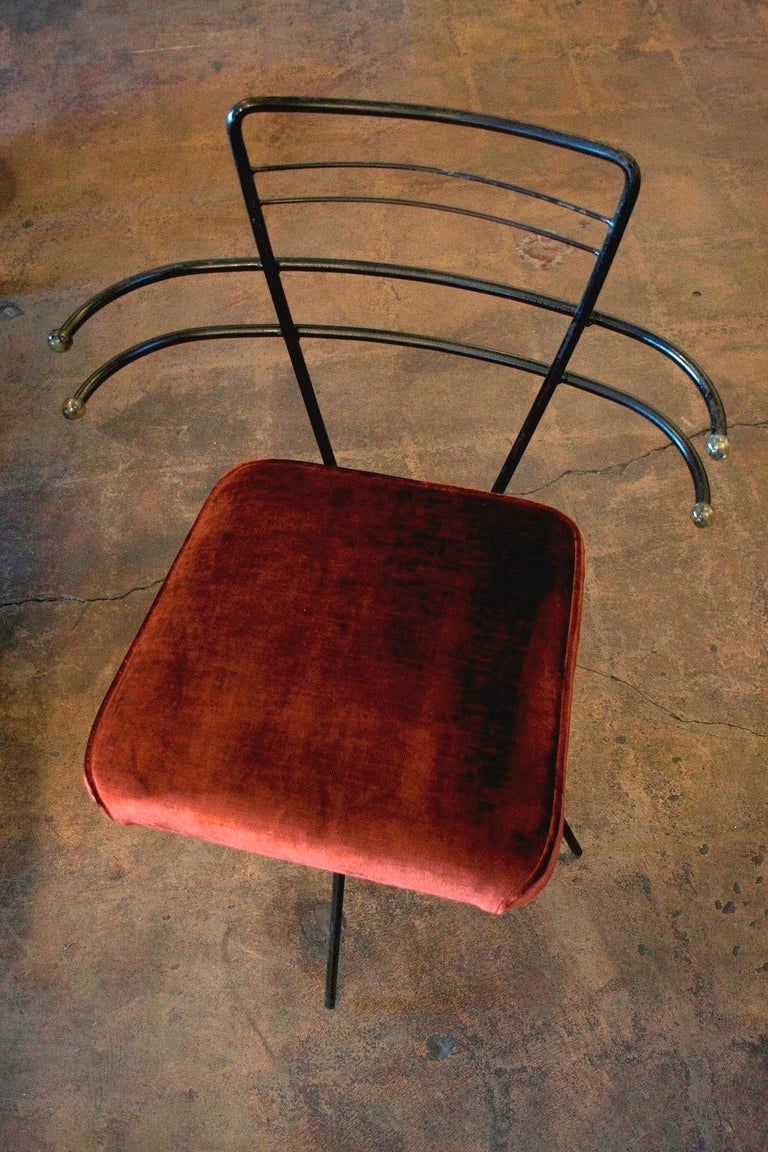 Red Velvet Atomic Chair from the 1950's.
Solid rod Steel frame construction and reupholstered in red velvet.