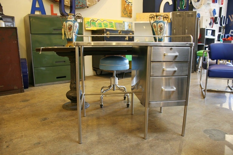 Stainless Steel Nurses Desk In Good Condition In Alhambra, CA