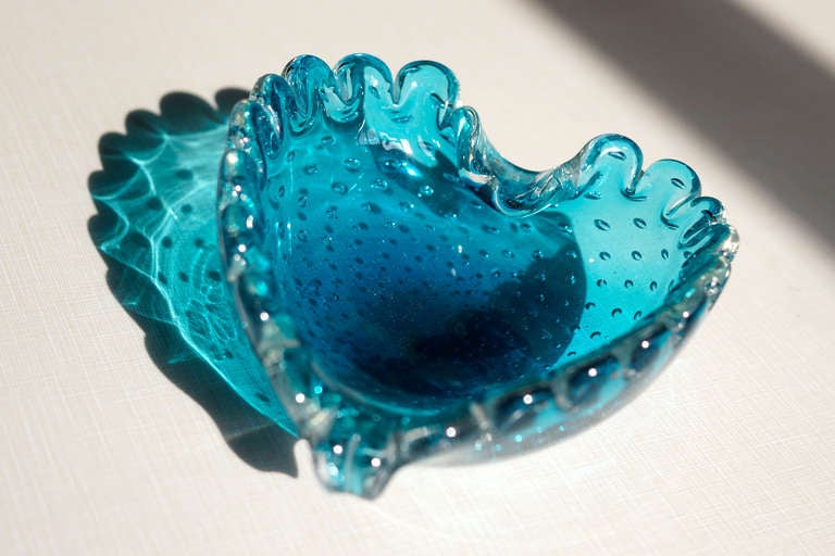 1950s Murano Glass Heart-Shaped Bowl in Sea Blue In Excellent Condition In Alhambra, CA