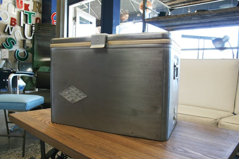 Vintage Ice Chest For Sale at 1stDibs