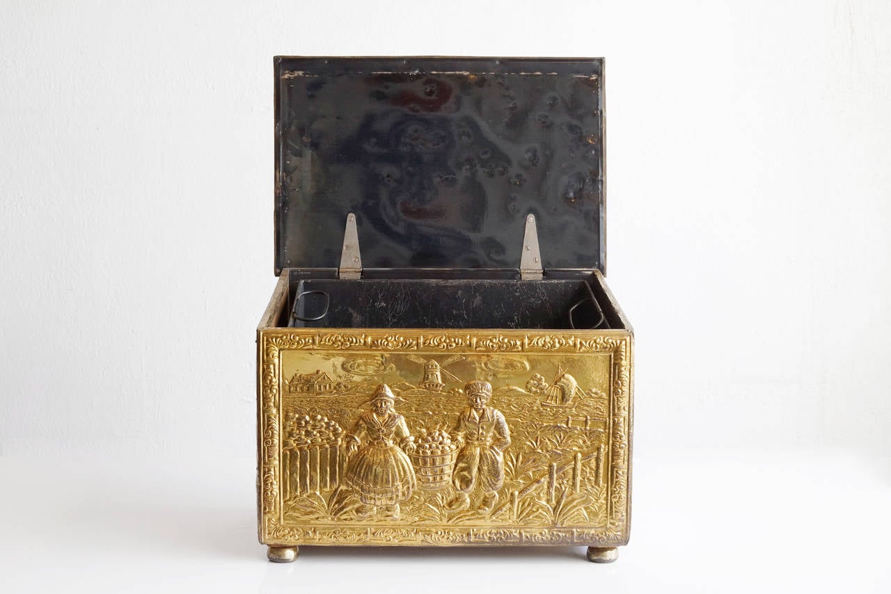 Victorian Large Antique Brass Coal Bin, England, circa 1890