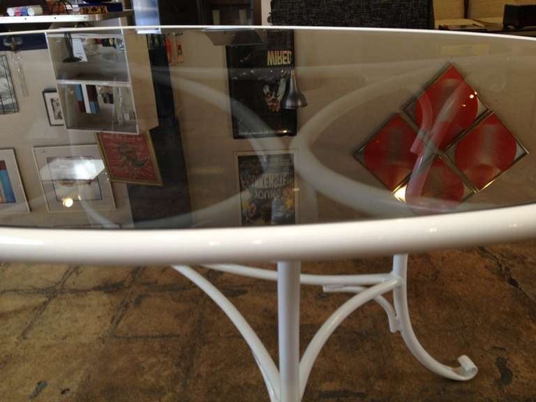 Vintage Aluminum Patio Table, Refinished In Excellent Condition In Alhambra, CA