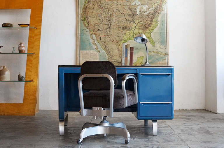Single Loop Steno Chair in Chocolate Brown, 1950s In Excellent Condition In Alhambra, CA