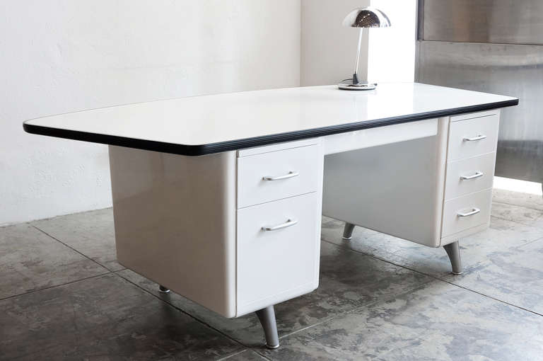 American All Steel Fan Top Tanker Desk with Bumper