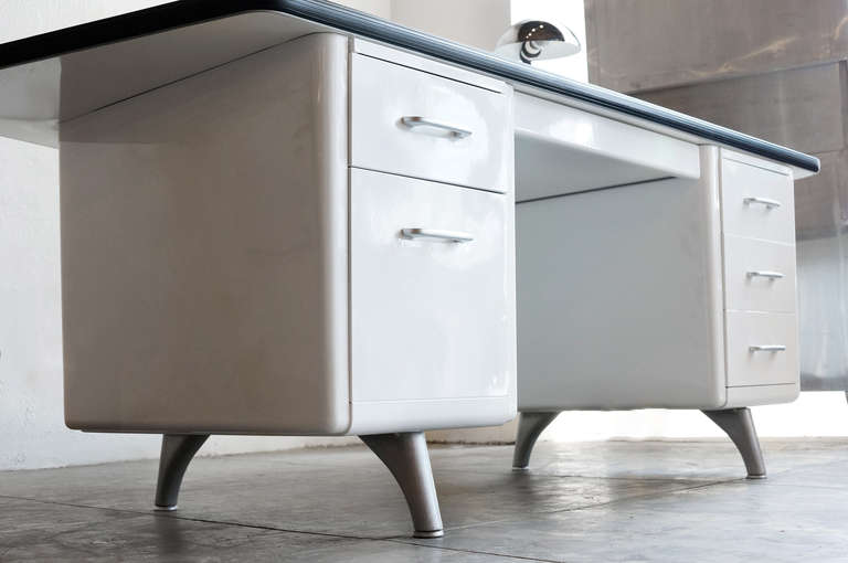 Mid-Century Modern All Steel Fan Top Tanker Desk with Bumper