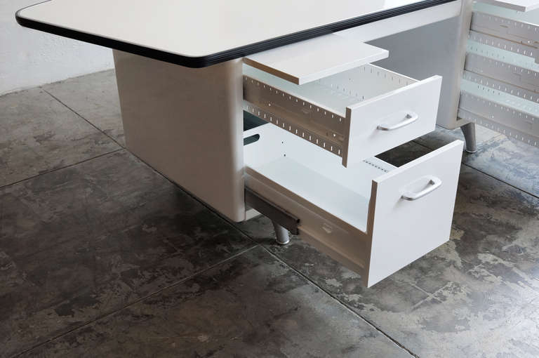Brushed All Steel Fan Top Tanker Desk with Bumper