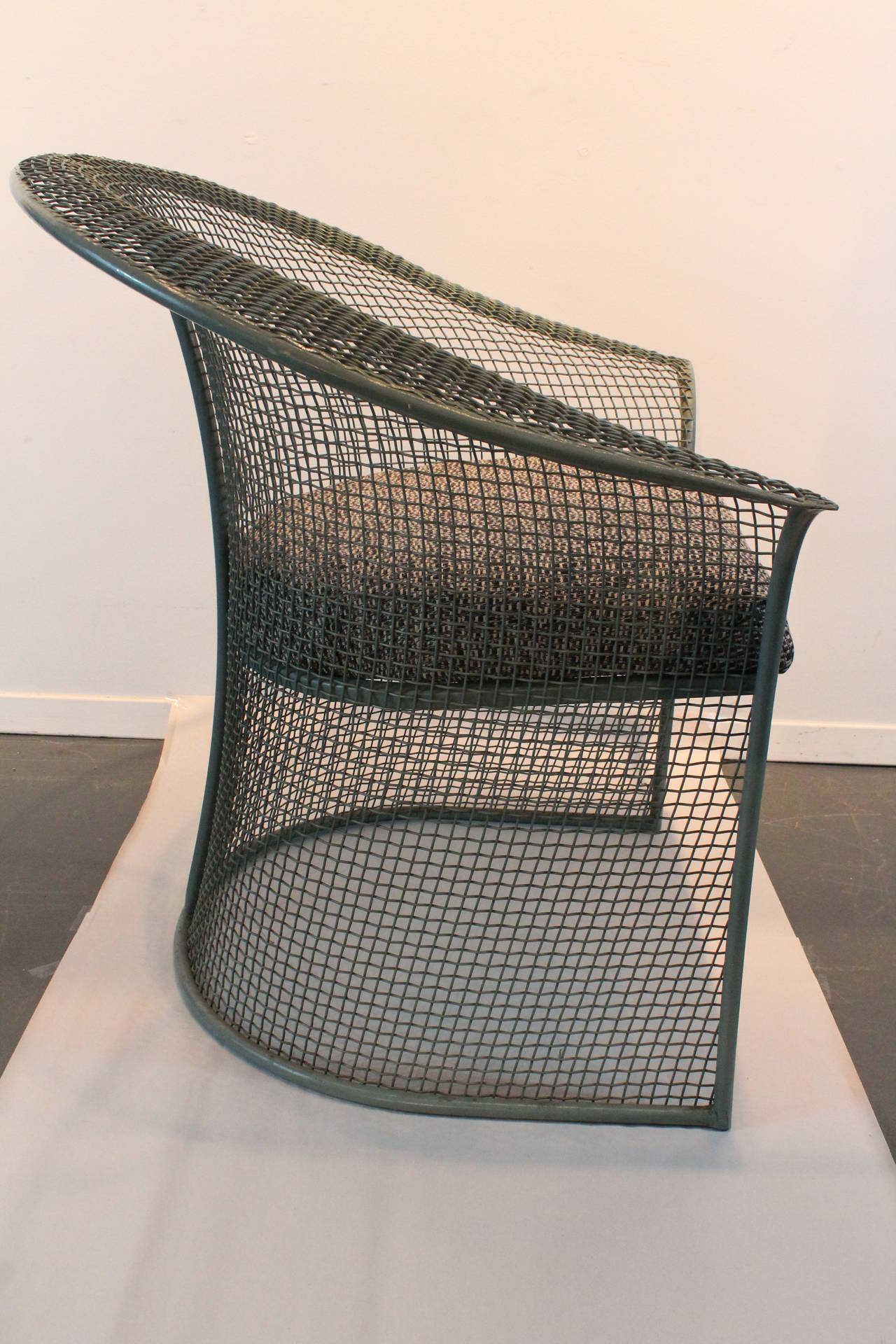 Mid-20th Century Set of Four Rare Woodard Sculptura Chairs