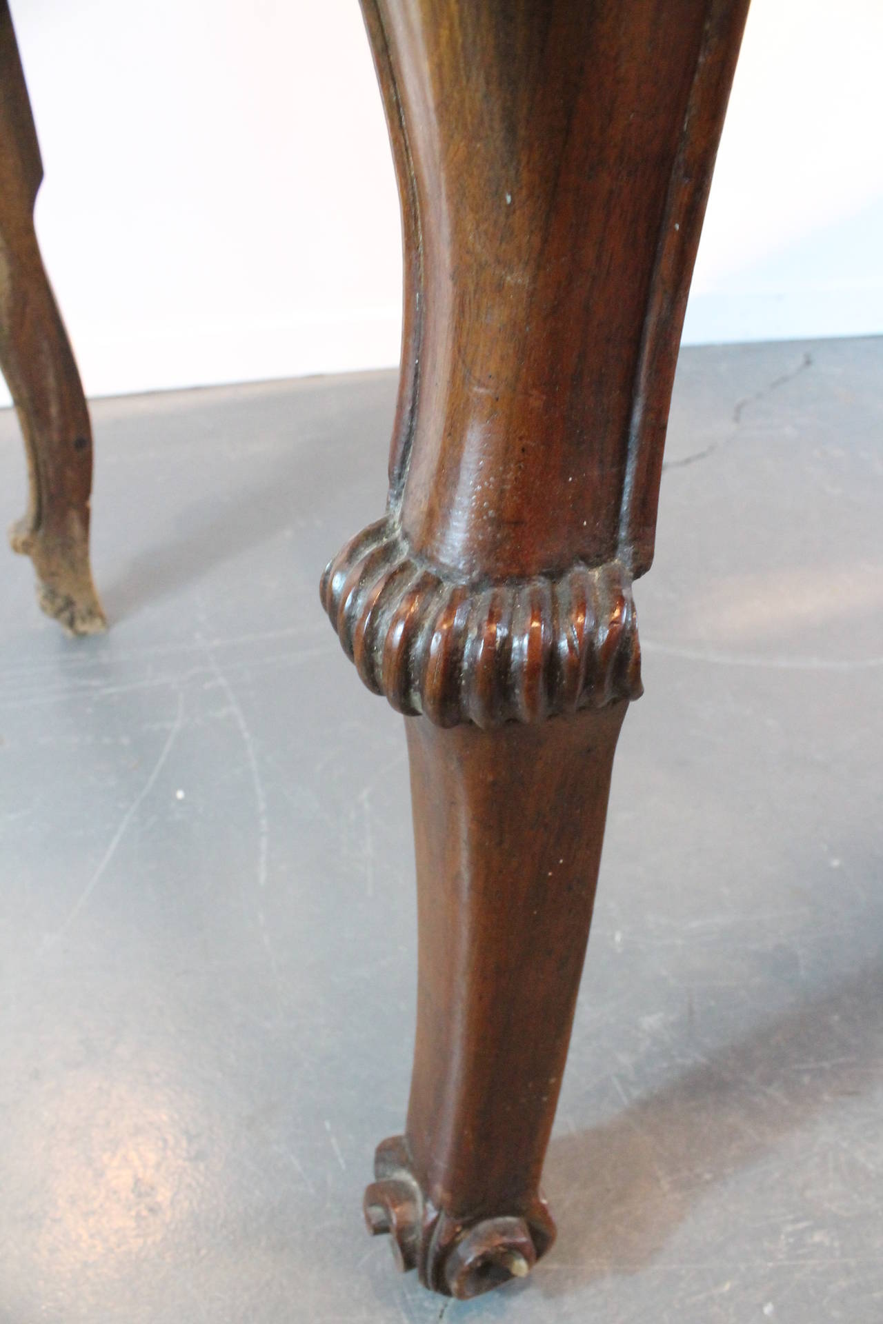 18th Century Scalloped Apron Console Table For Sale 3