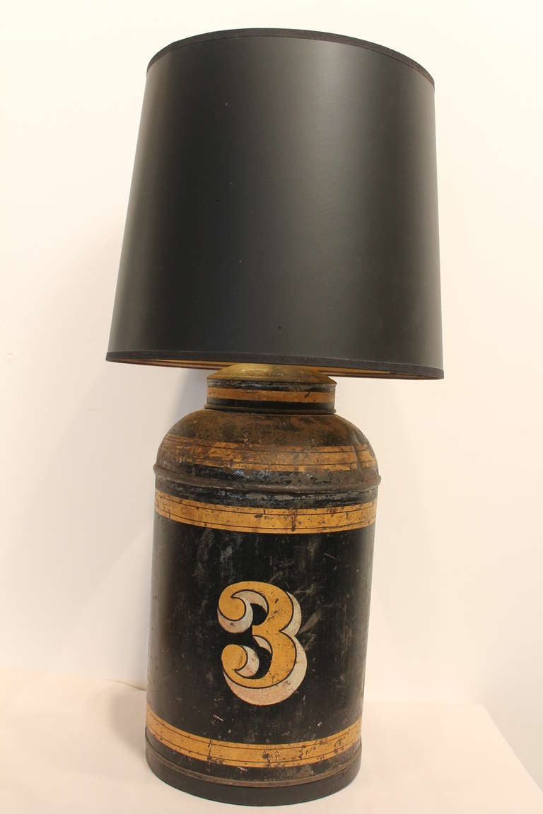 Great graphic lucky number 3 tole painted English tea canister converted into lamp.
All original untouched paint and surface.
Diameter of shade as shown is 14