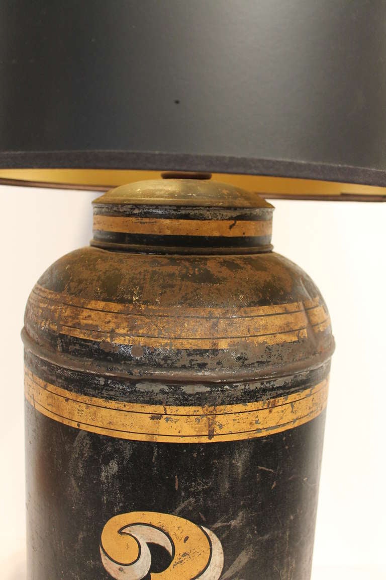 Late 19th Century English Tole Tea Canister Lamp In Good Condition In 3 Oaks, MI