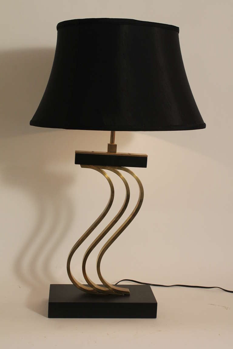 American Mid Century Modern Majestic Brass and Ebonized Wood Table Lamp For Sale