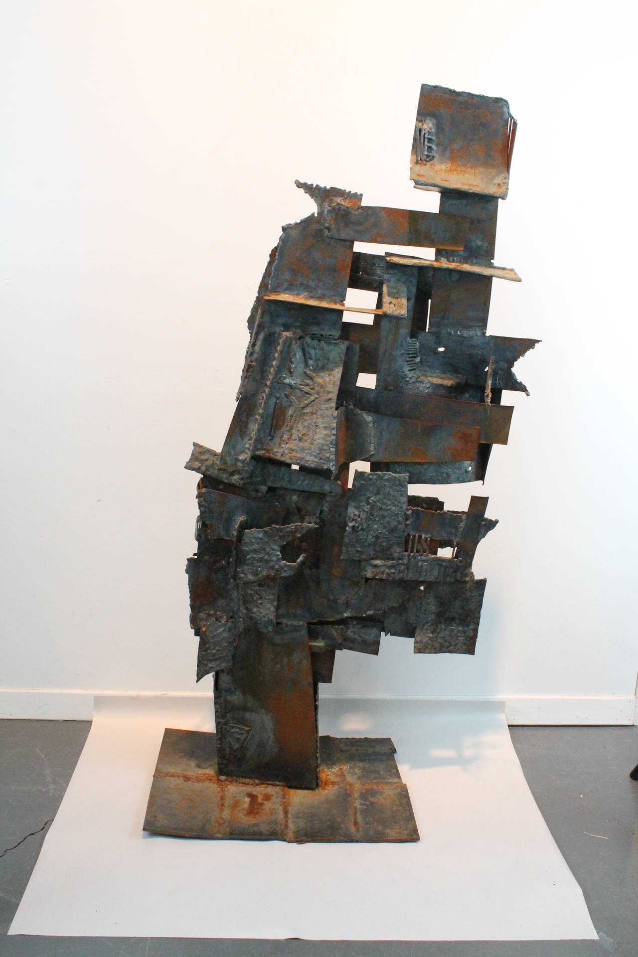 Large Scale 1960s Brutalist Torch Cut Steel Sculpture In Good Condition For Sale In 3 Oaks, MI