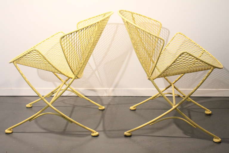 Pair of fantastic sculptural garden chairs designed by Tempestini for Salterini.
Excellent structural condition.