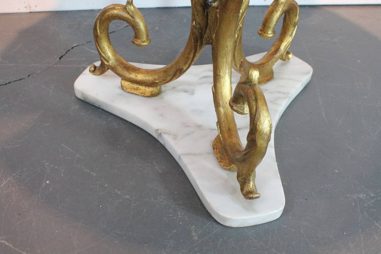 Italian 1950s Hollywood Regency Marble and Gilt Iron Side Table For Sale 1