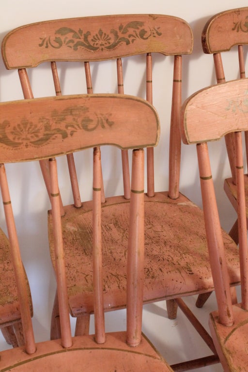 Set of 8 Painted and Stenciled Pine Country Chairs In Good Condition For Sale In 3 Oaks, MI