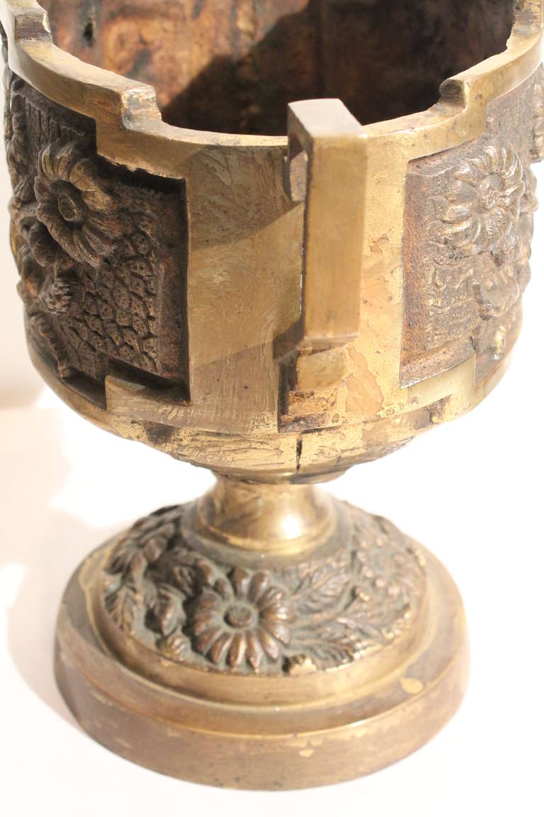 Pair of Bronze Art Deco Urns For Sale 2