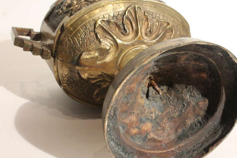 Pair of Bronze Art Deco Urns For Sale 5