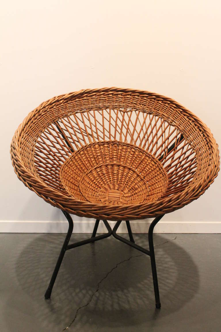 Pair of Modernist Woven Wicker Scoop Chairs In Excellent Condition In 3 Oaks, MI