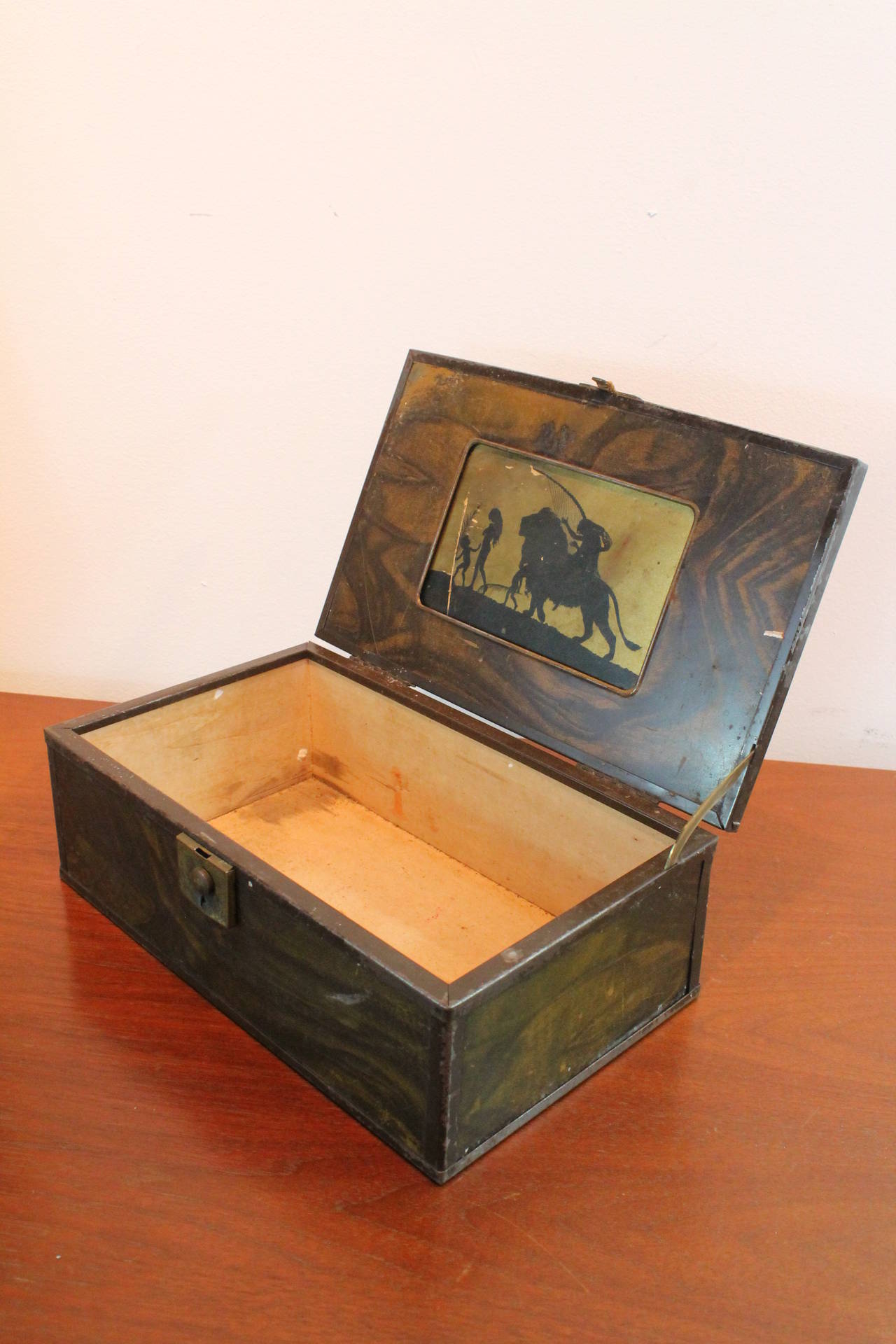 Tole Faux Grain Mirrored Heart Box For Sale 4