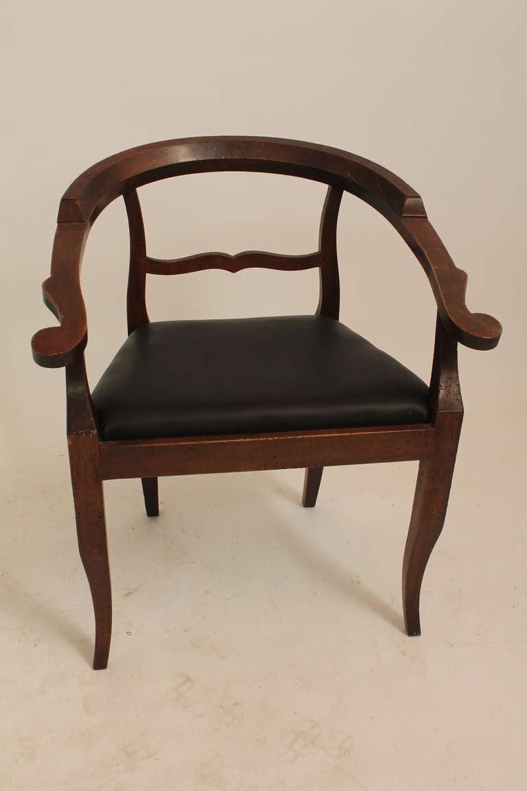Pair of Sculptural 19th Century Arm Chairs In Good Condition For Sale In 3 Oaks, MI